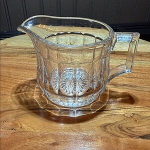 Heisey Colonial Narrow Flute Creamer. VINTAGE